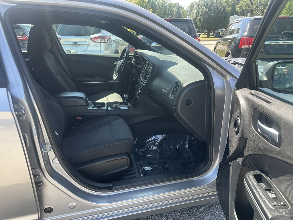 2015 Dodge Charger Image 19