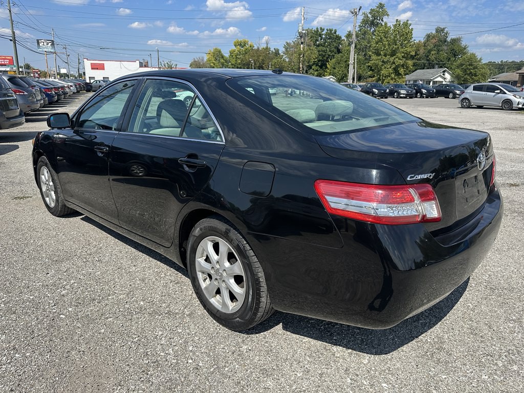 2011 Toyota Camry Image 5