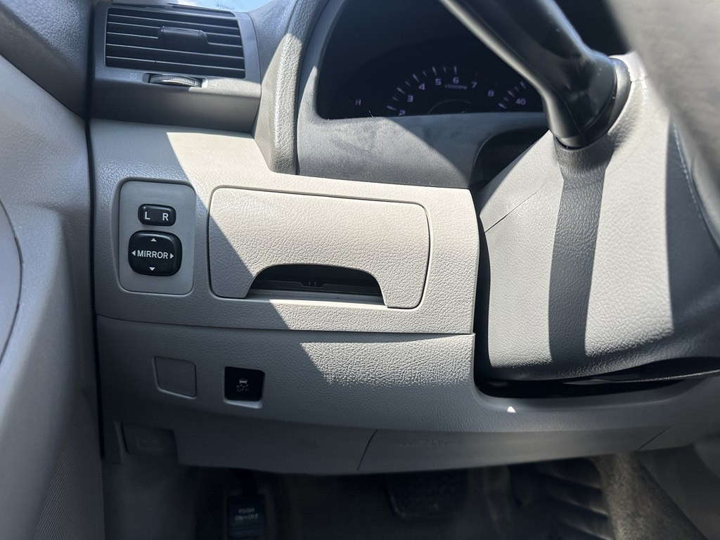 2011 Toyota Camry Image 13