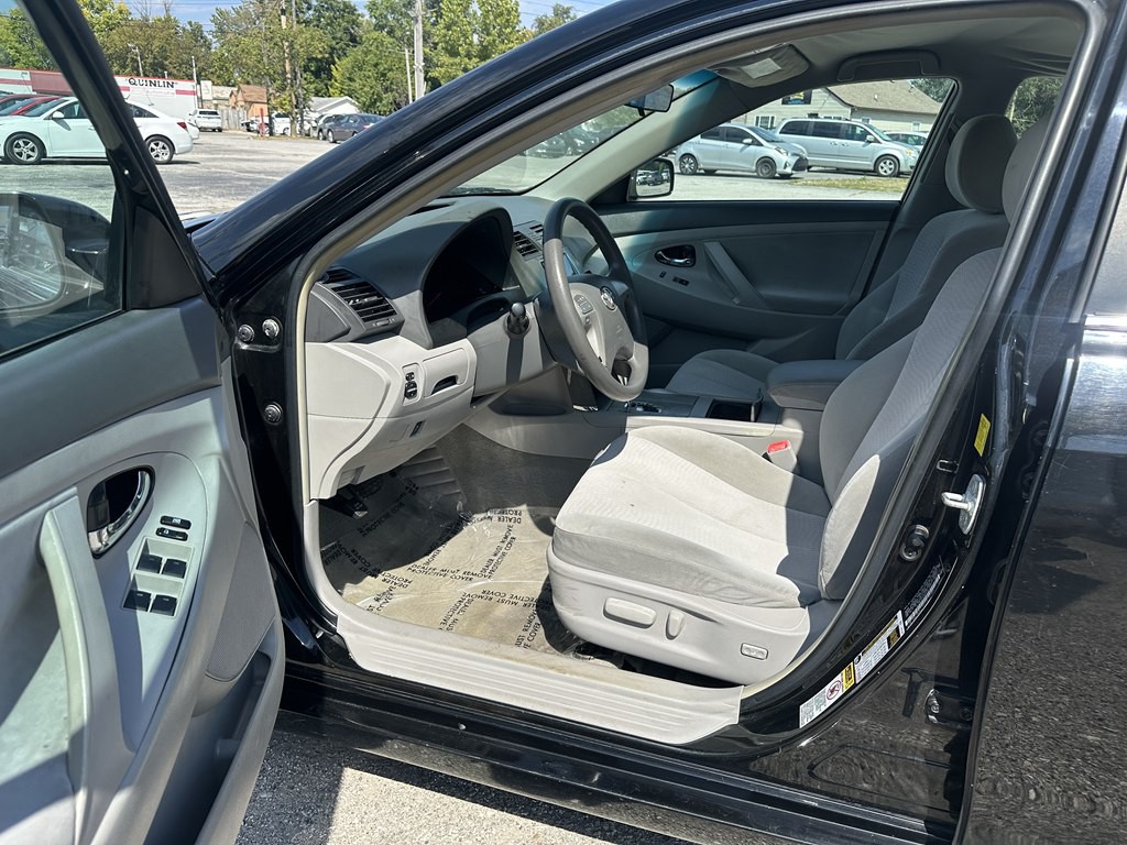 2011 Toyota Camry Image 15