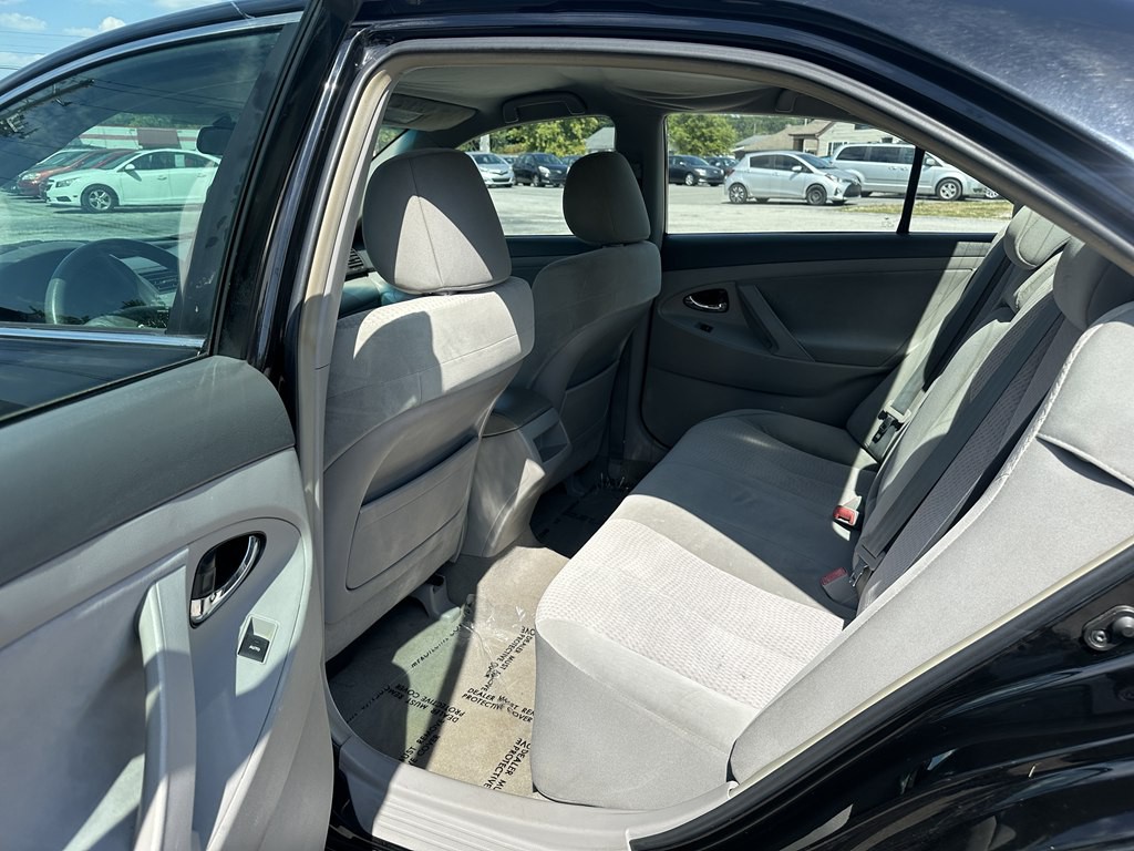 2011 Toyota Camry Image 16