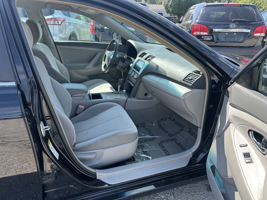 2011 Toyota Camry Image 19