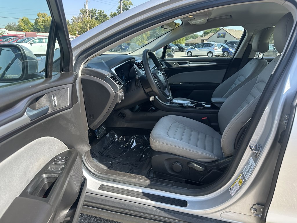 2015 Ford Fusion Image 16