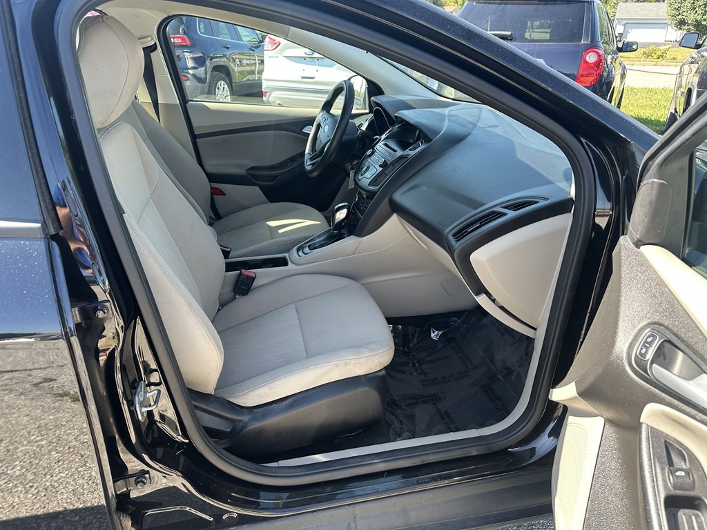 2016 Ford Focus Image 20