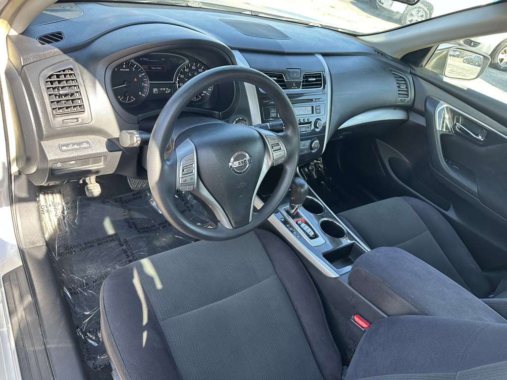 2013 Nissan Altima Image 9