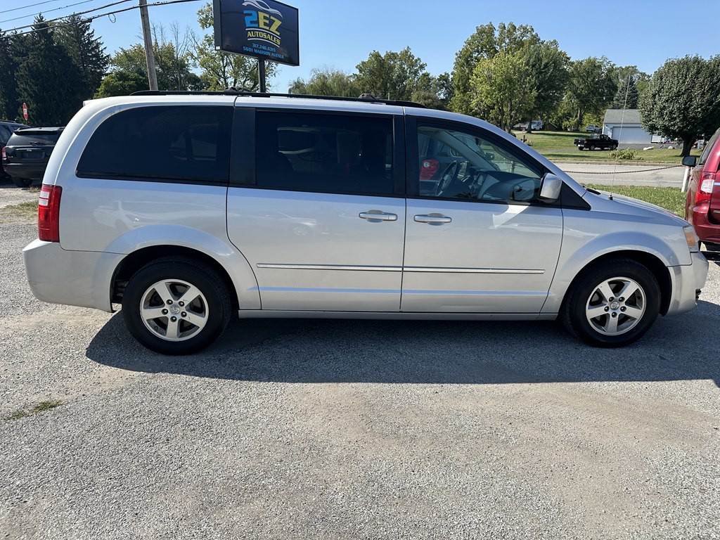2010 Dodge Grand Caravan Image 2