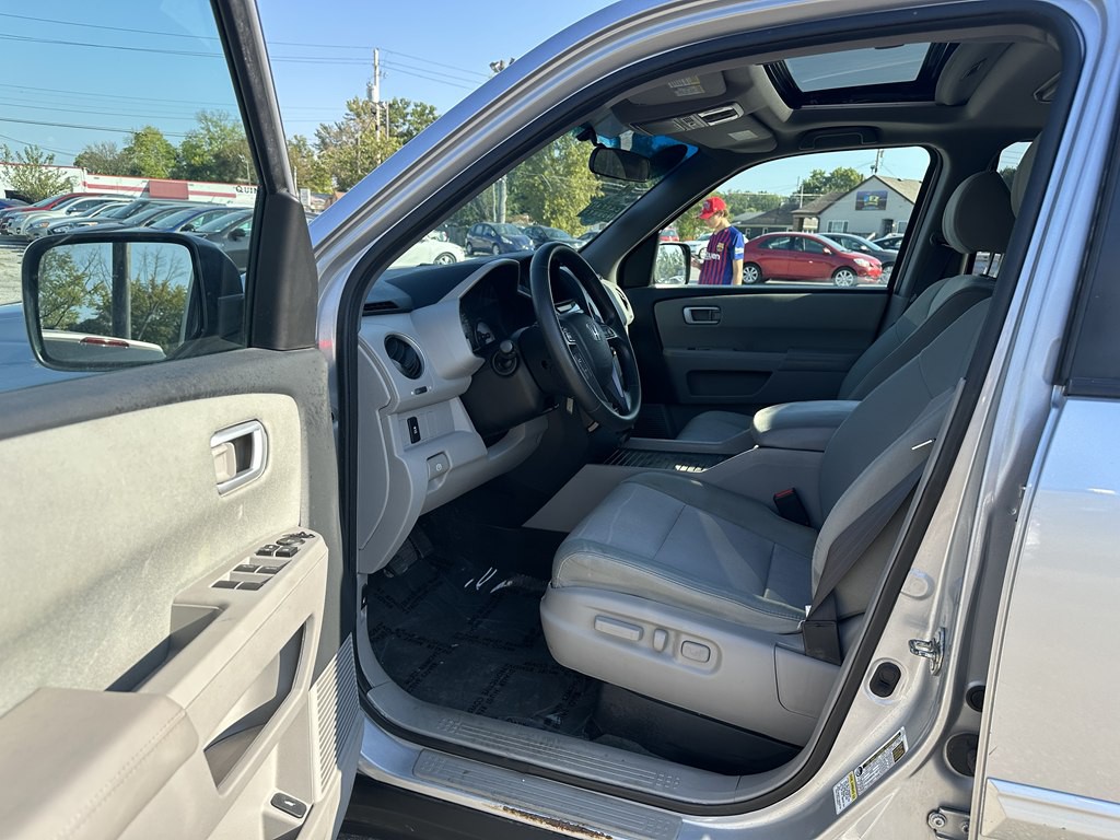 2015 Honda Pilot Image 17