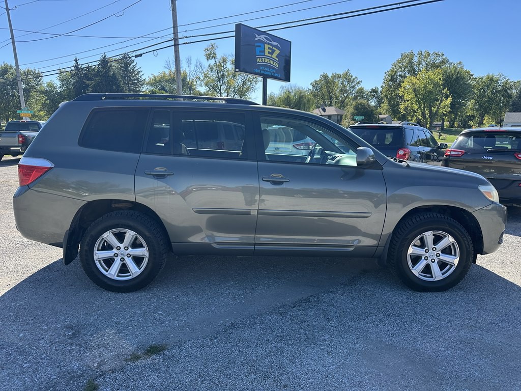 2010 Toyota Highlander Image 2