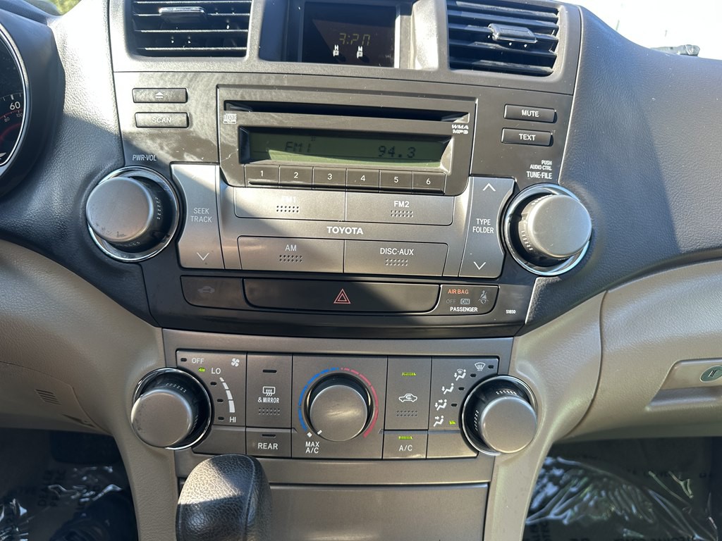 2010 Toyota Highlander Image 11