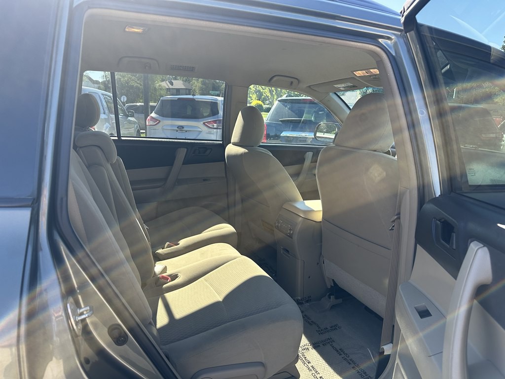 2010 Toyota Highlander Image 17
