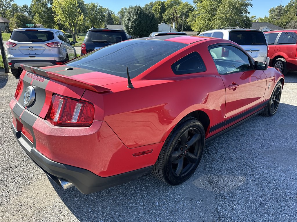 2010 Ford Mustang Image 3