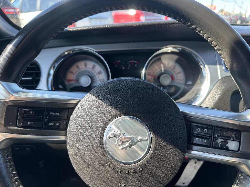 2010 Ford Mustang Image 11