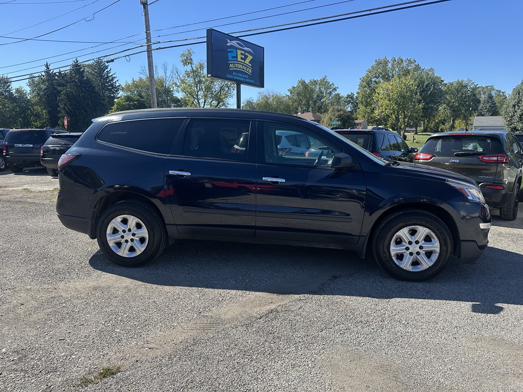2017 Chevrolet Traverse Image 2