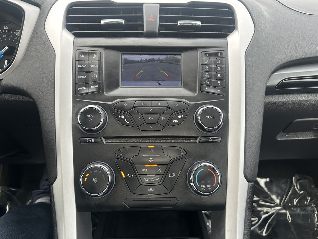 2015 Ford Fusion Image 16