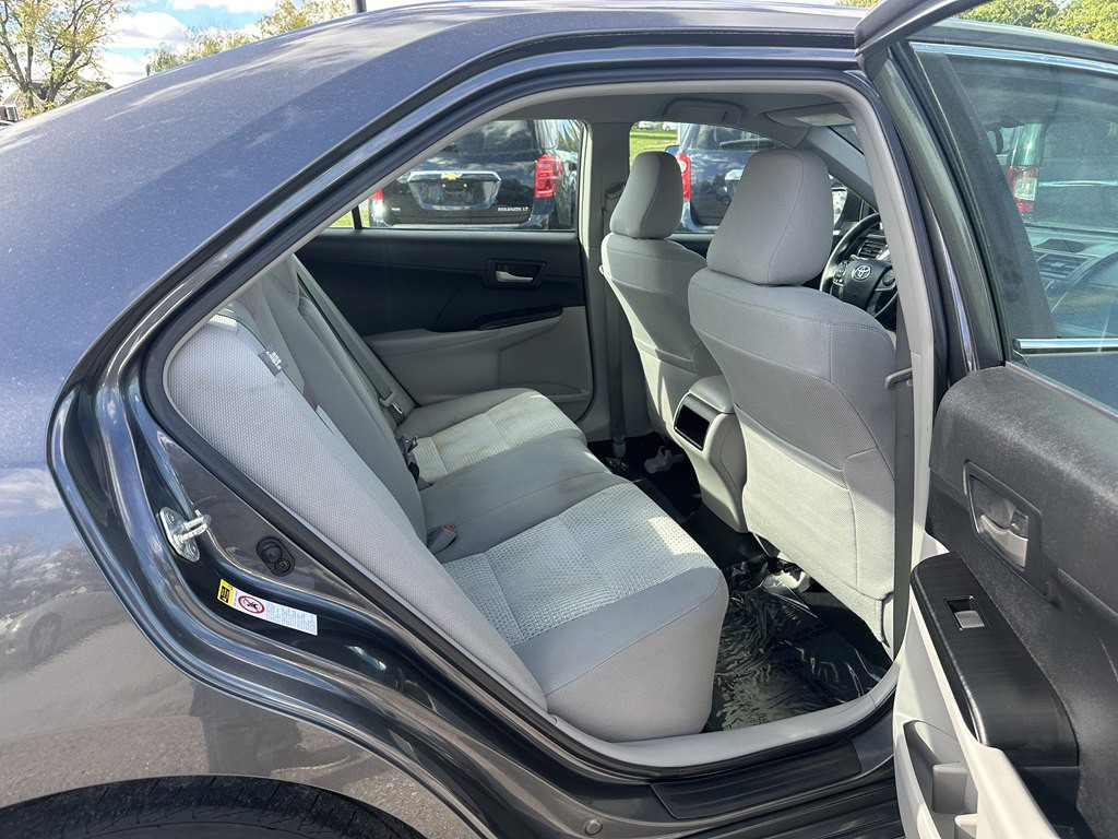 2013 Toyota Camry Image 18