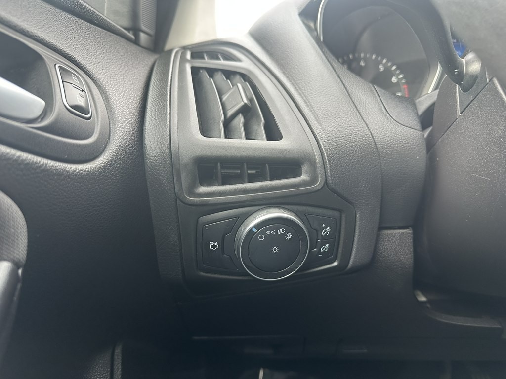 2015 Ford Focus Image 14