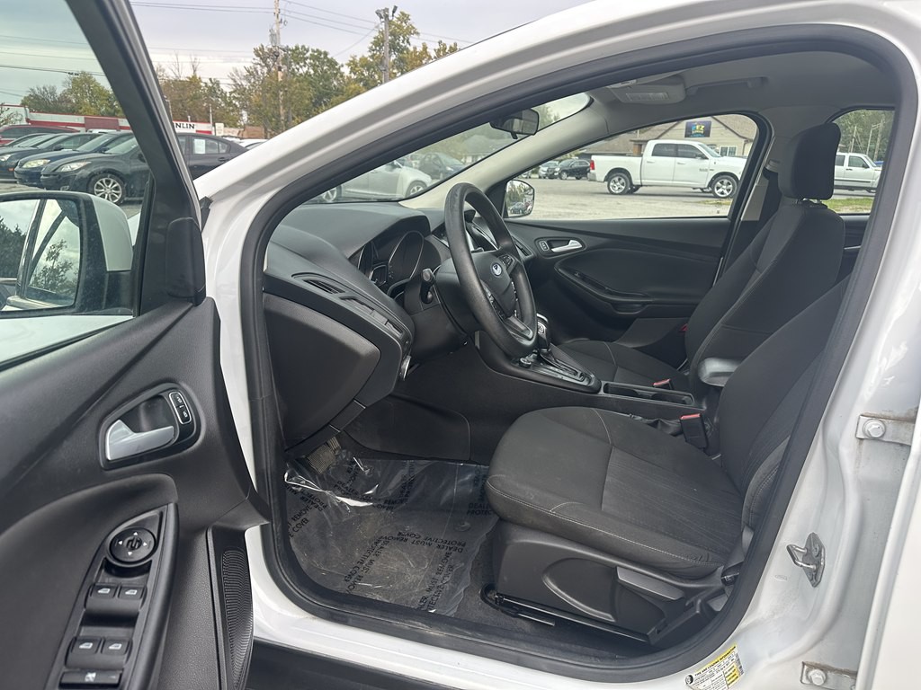 2015 Ford Focus Image 16