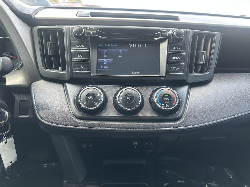 2016 Toyota Rav4 Image 12