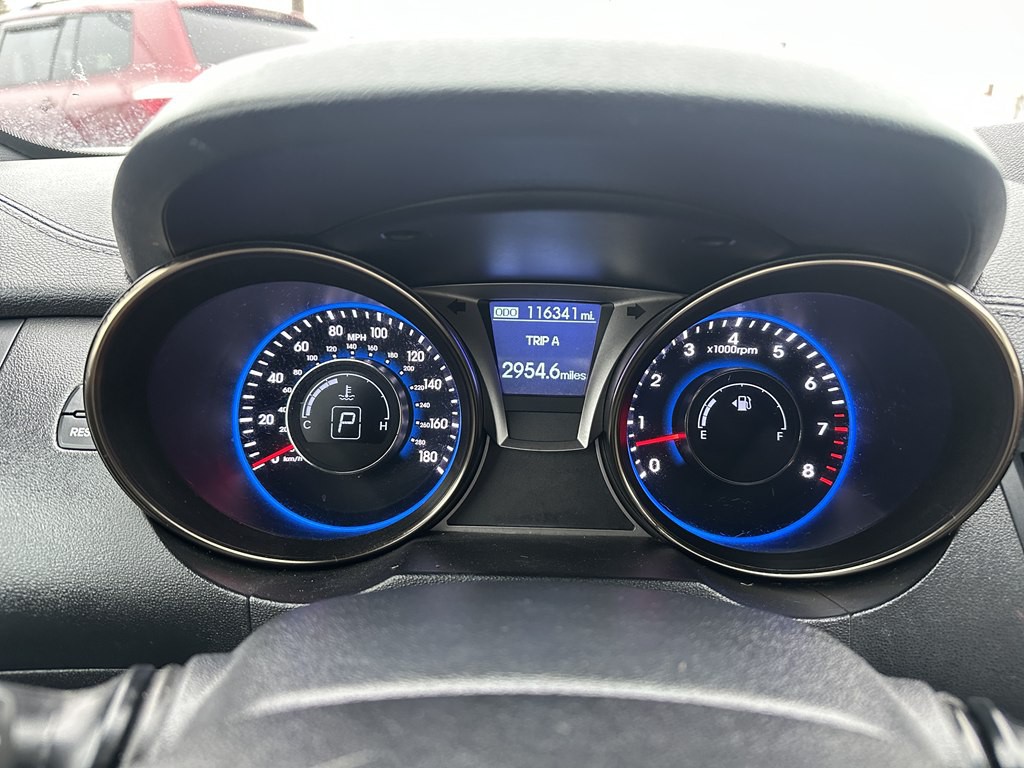 2013 Hyundai Genesis Image 11