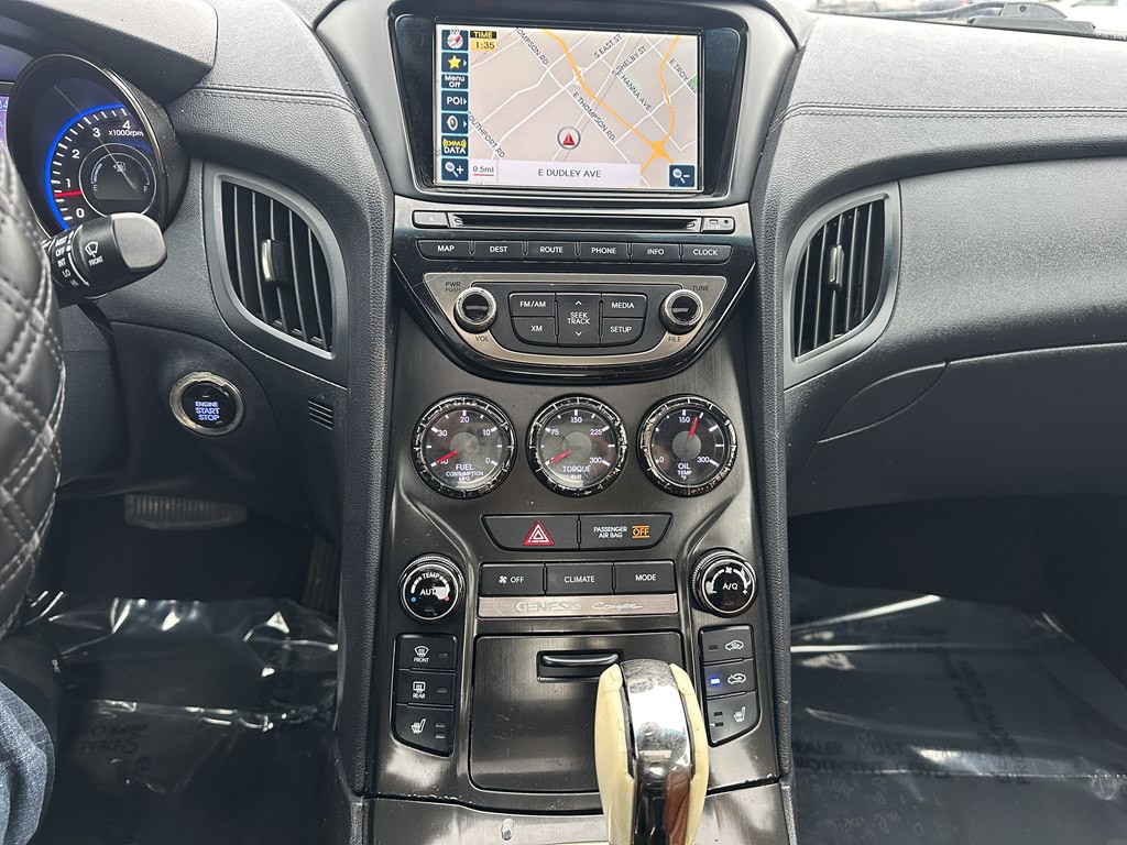 2013 Hyundai Genesis Image 14