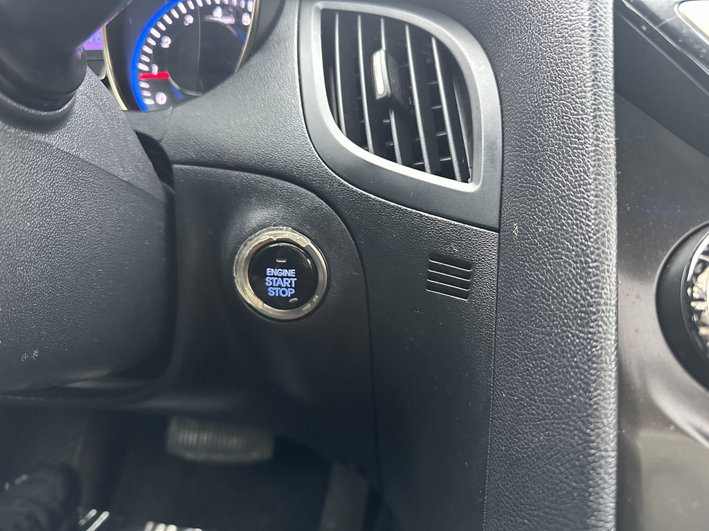 2013 Hyundai Genesis Image 15