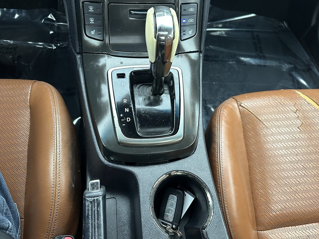 2013 Hyundai Genesis Image 16