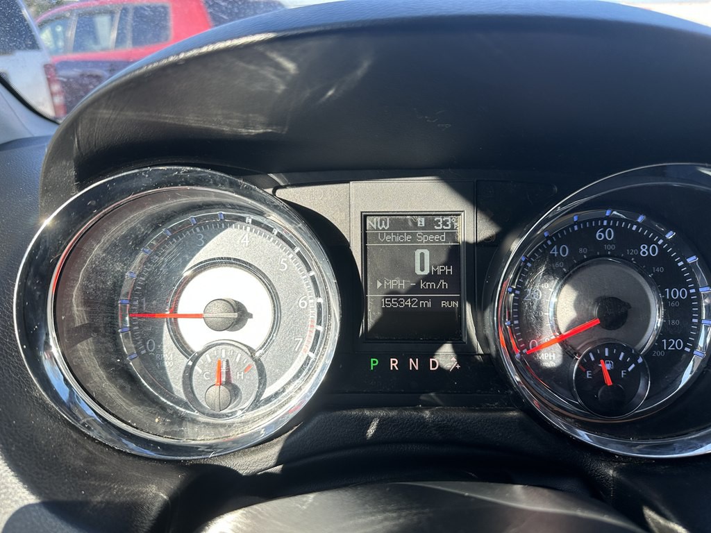 2013 Chrysler Town & Country Image 10