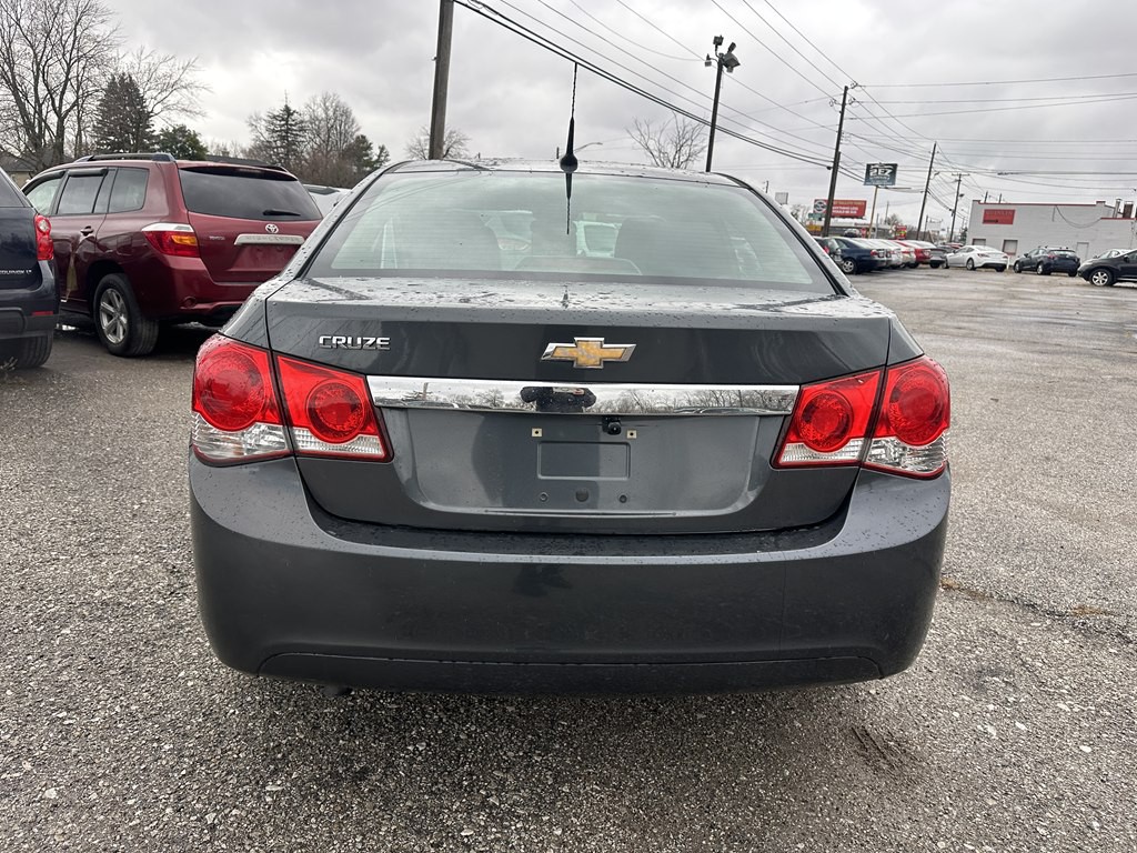 2013 Chevrolet Cruze Image 4