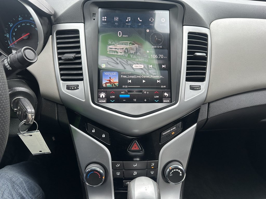 2013 Chevrolet Cruze Image 12