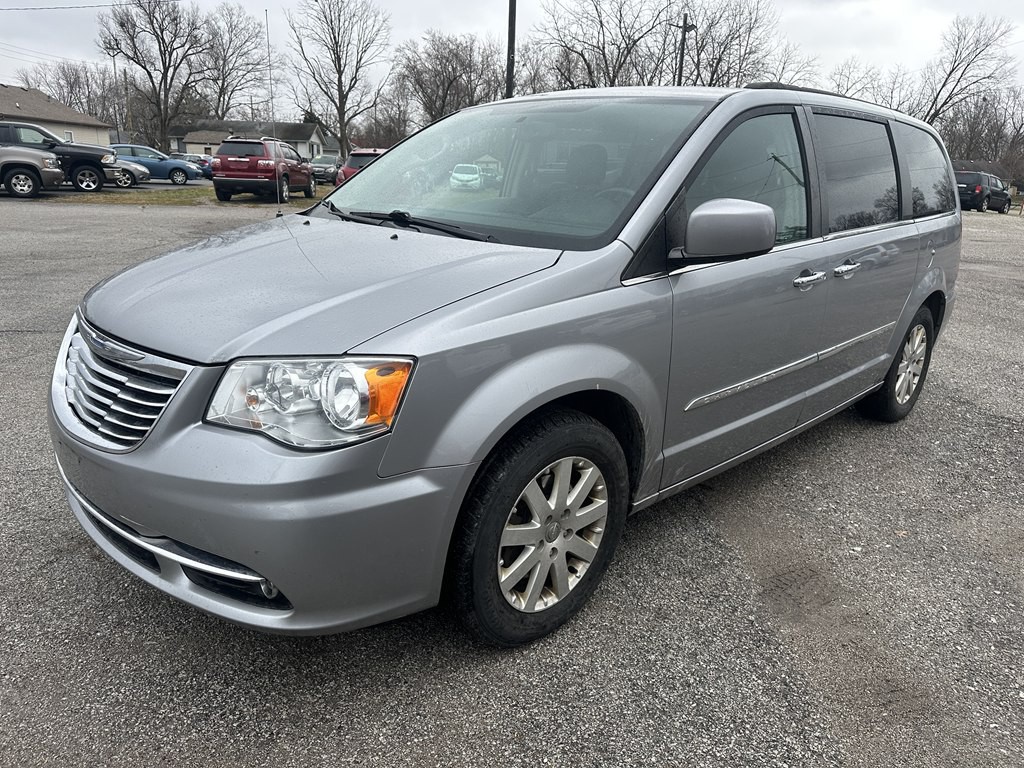 2015 Chrysler Town & Country Image 7