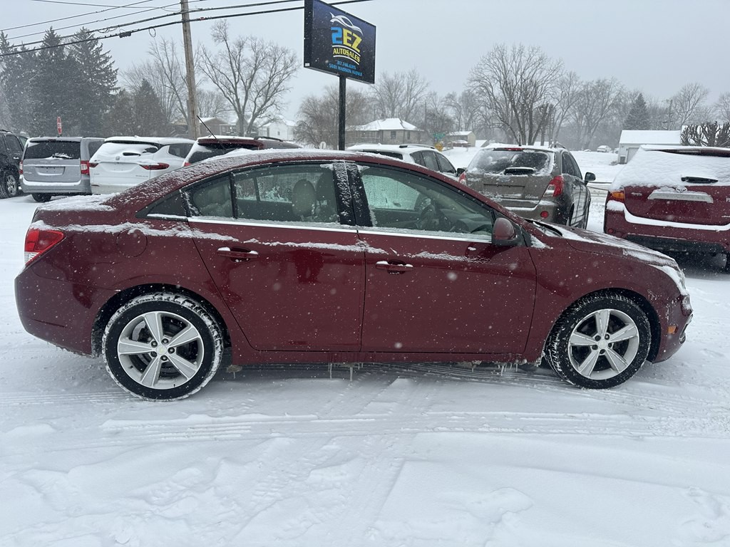 2015 Chevrolet Cruze Image 2