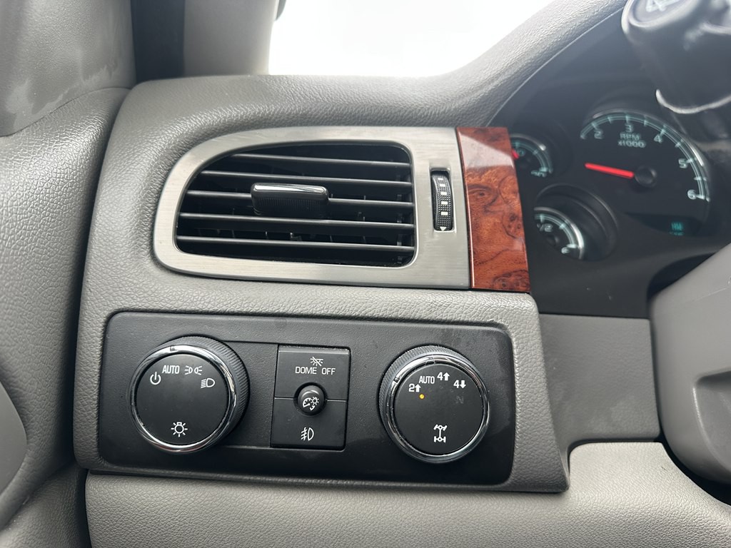 2013 Chevrolet Tahoe Image 12