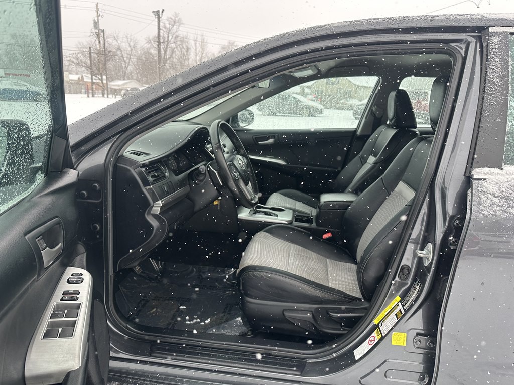 2012 Toyota Camry Image 14