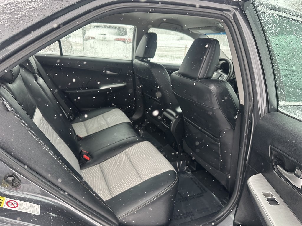 2012 Toyota Camry Image 17