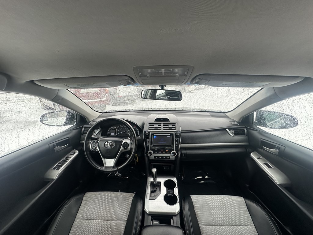 2012 Toyota Camry Image 19