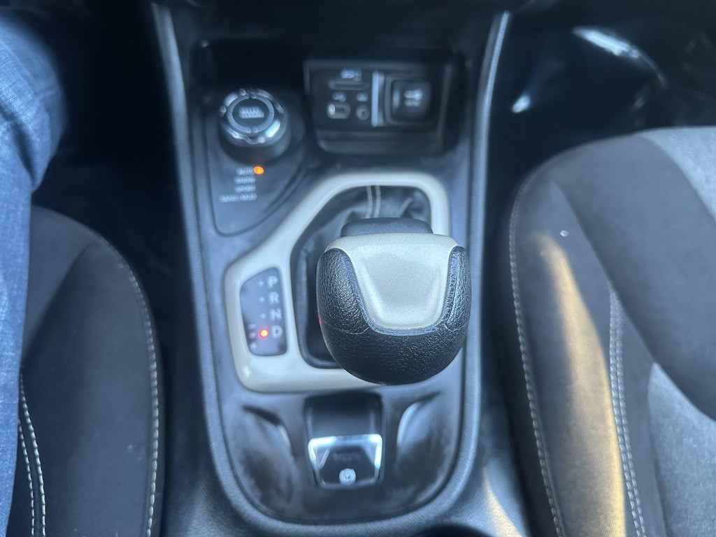 2015 Jeep Cherokee Image 13