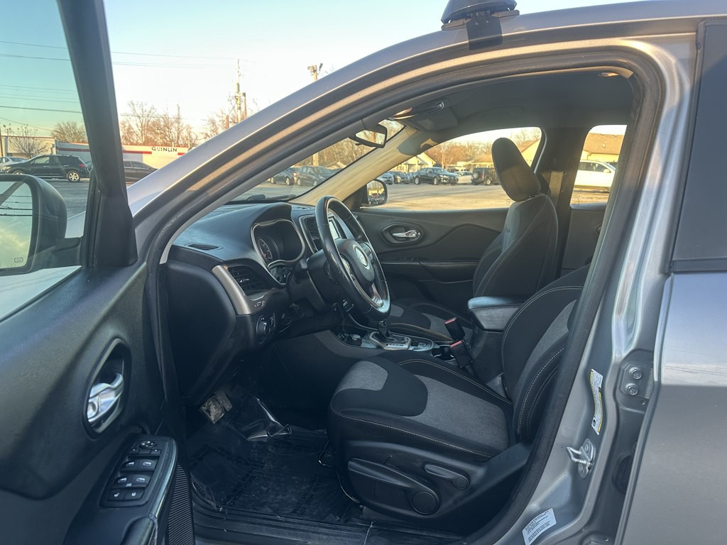 2015 Jeep Cherokee Image 15