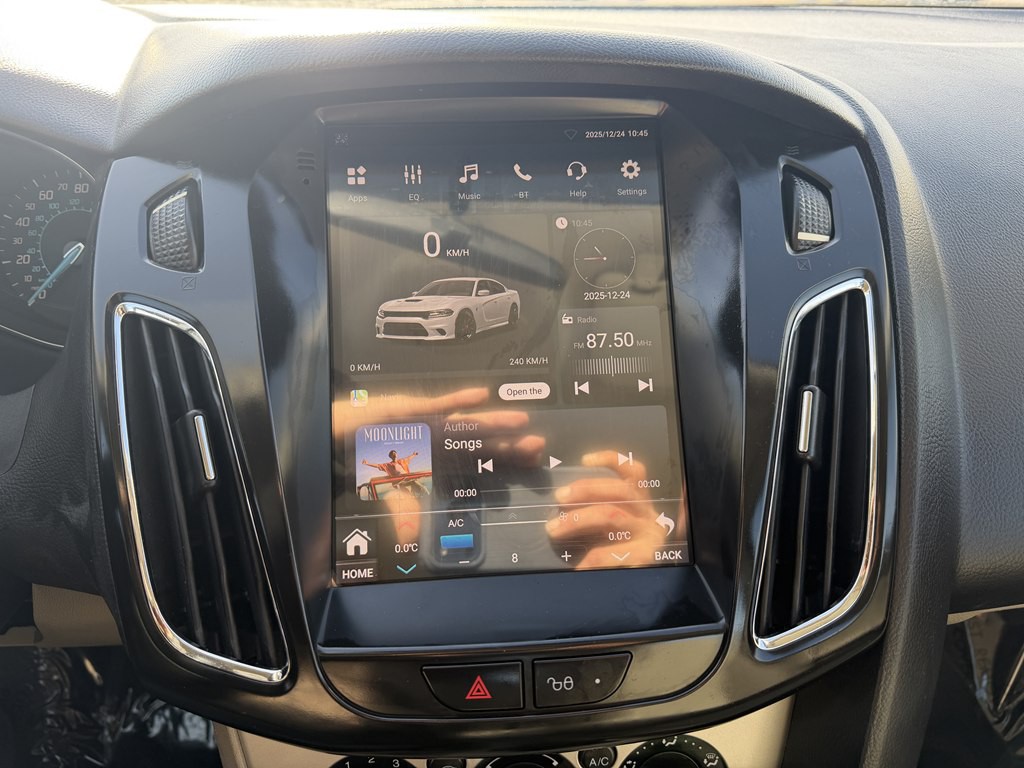 2012 Ford Focus Image 17