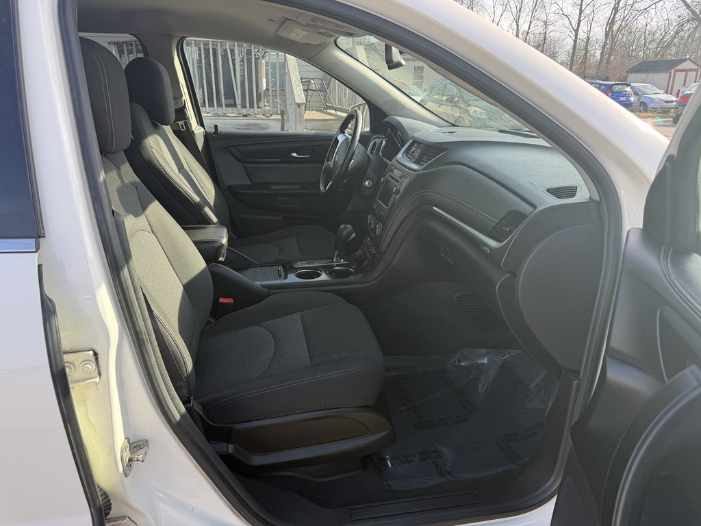 2015 Chevrolet Traverse Image 16