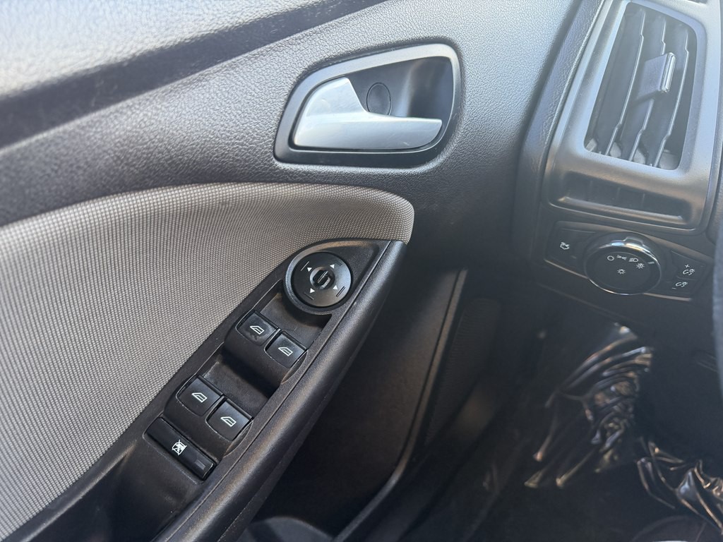 2014 Ford Focus Image 19