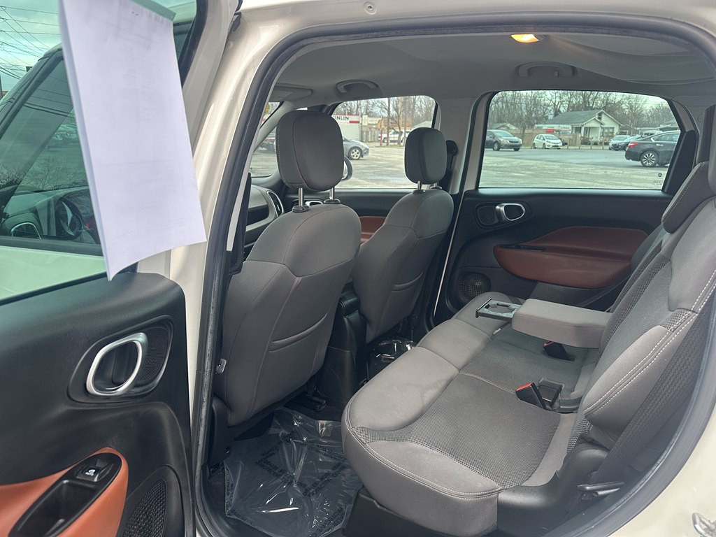 2014 FIAT 500L Image 16