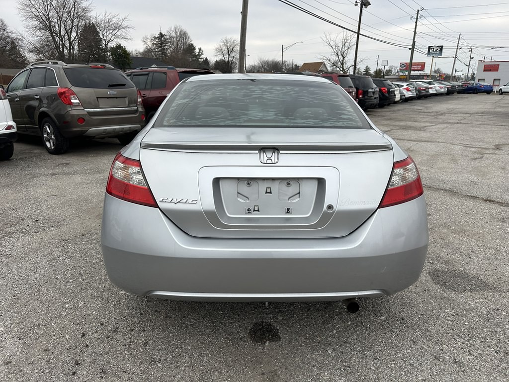 2011 Honda Civic Image 22