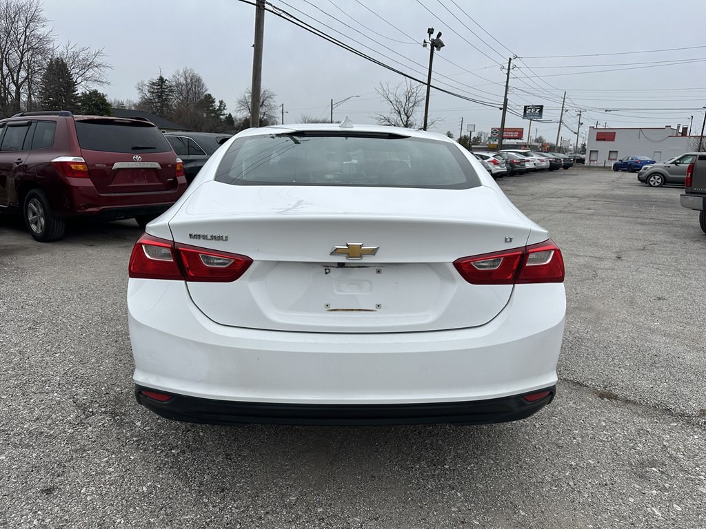 2018 Chevrolet Malibu Image 4