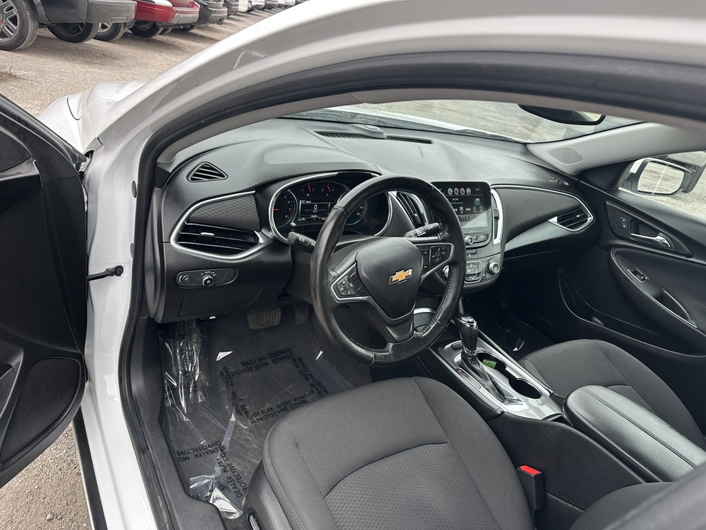 2018 Chevrolet Malibu Image 9