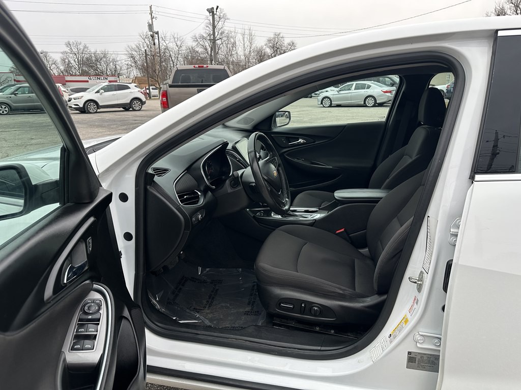 2018 Chevrolet Malibu Image 15