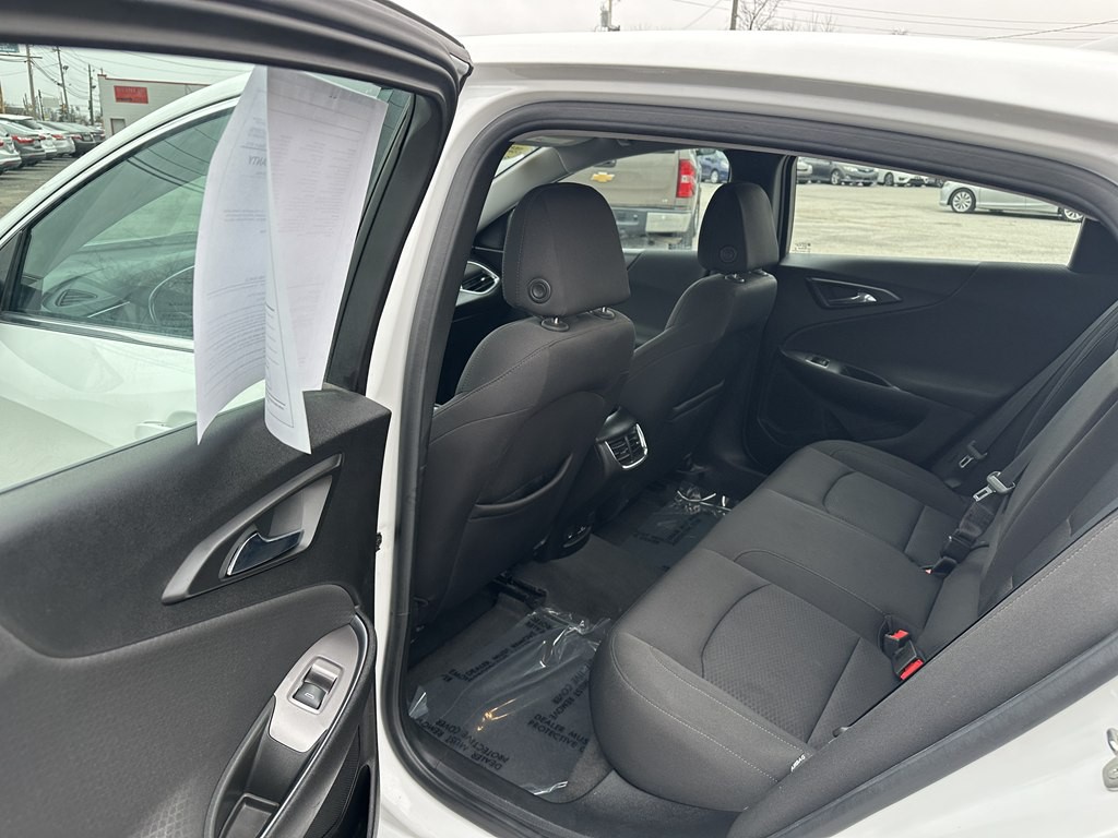 2018 Chevrolet Malibu Image 16