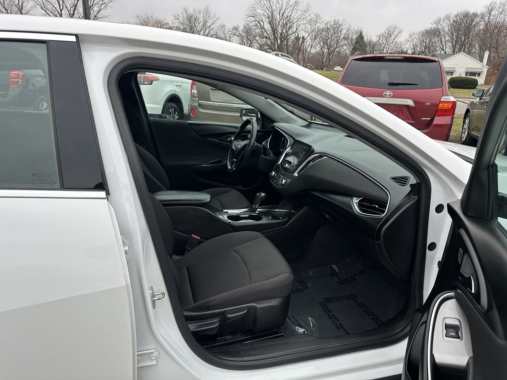 2018 Chevrolet Malibu Image 19