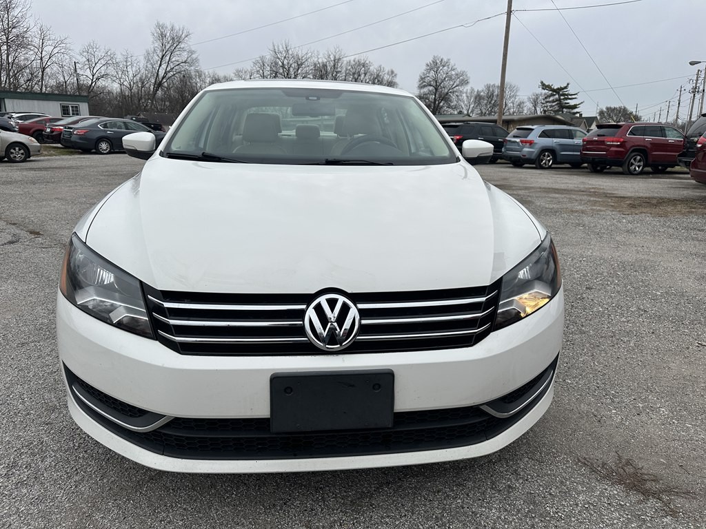 2013 Volkswagen Passat Image 8
