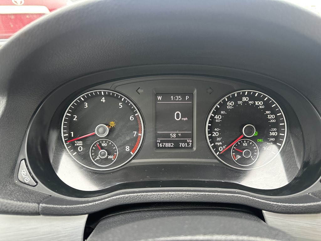 2013 Volkswagen Passat Image 11