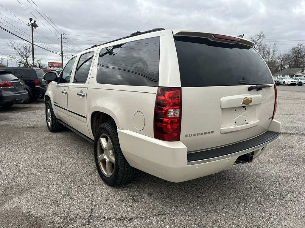 2012 Chevrolet Suburban Image 5
